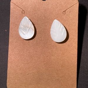 Leaf earrings!